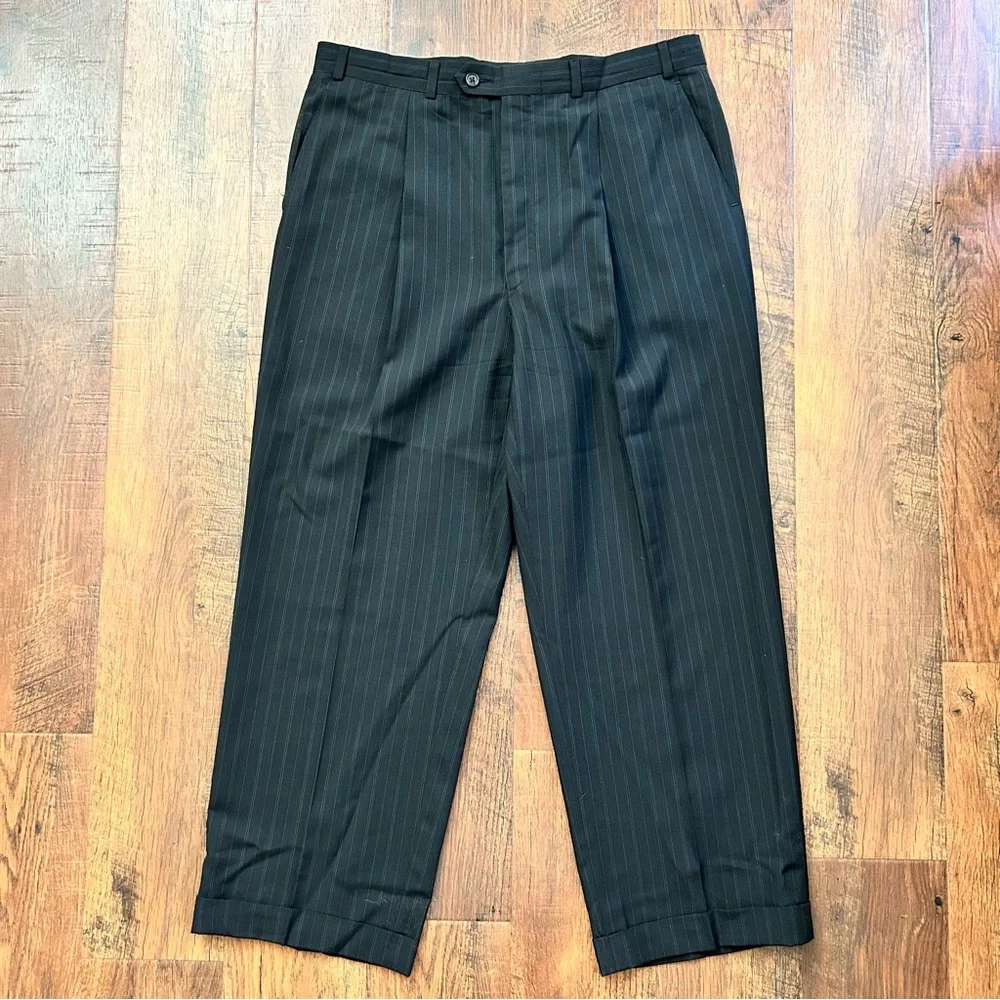 MICHAEL by MICHAEL KORS black pin stripe, front pleated men’s trousers, W36, L34